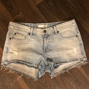 David Kahn Brenda Distressed Released Hem Shorts